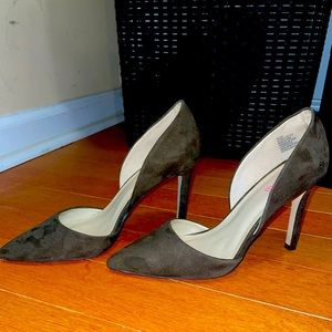 Olive green d’orsay pumps